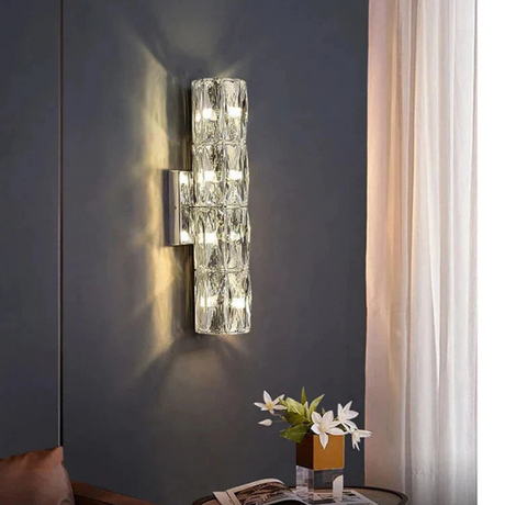 NovaGlow – Modern skiktad vägglampa med reflekterande yta detaljer Carvallo