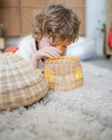Handgjord Rattan Svamphus Ornament – Vacker dekoration av flätning för hemmet Carvallo