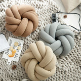 Puffy Pretzel Kudde Carvallo