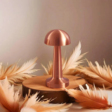 RoseGlow - Slank champignonlampa i koppar med en touch av elegans Carvallo