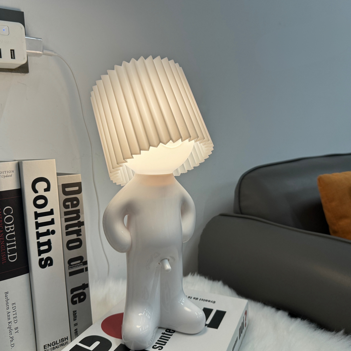 VerlegenLicht - USB-driven geometrisk bordslampa med färgglatt ljus Carvallo