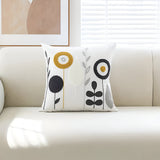 Bloom broderat kuddfodral – elegant blommig accent MILA Sverige