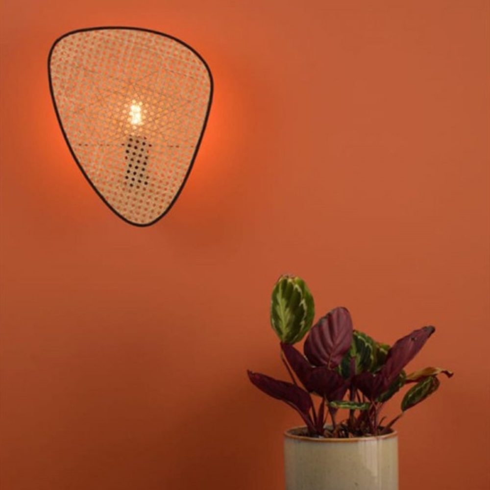 Carvallo – Stilig vägglampa med vävd skärm och mjuk omgivande belysning Carvallo