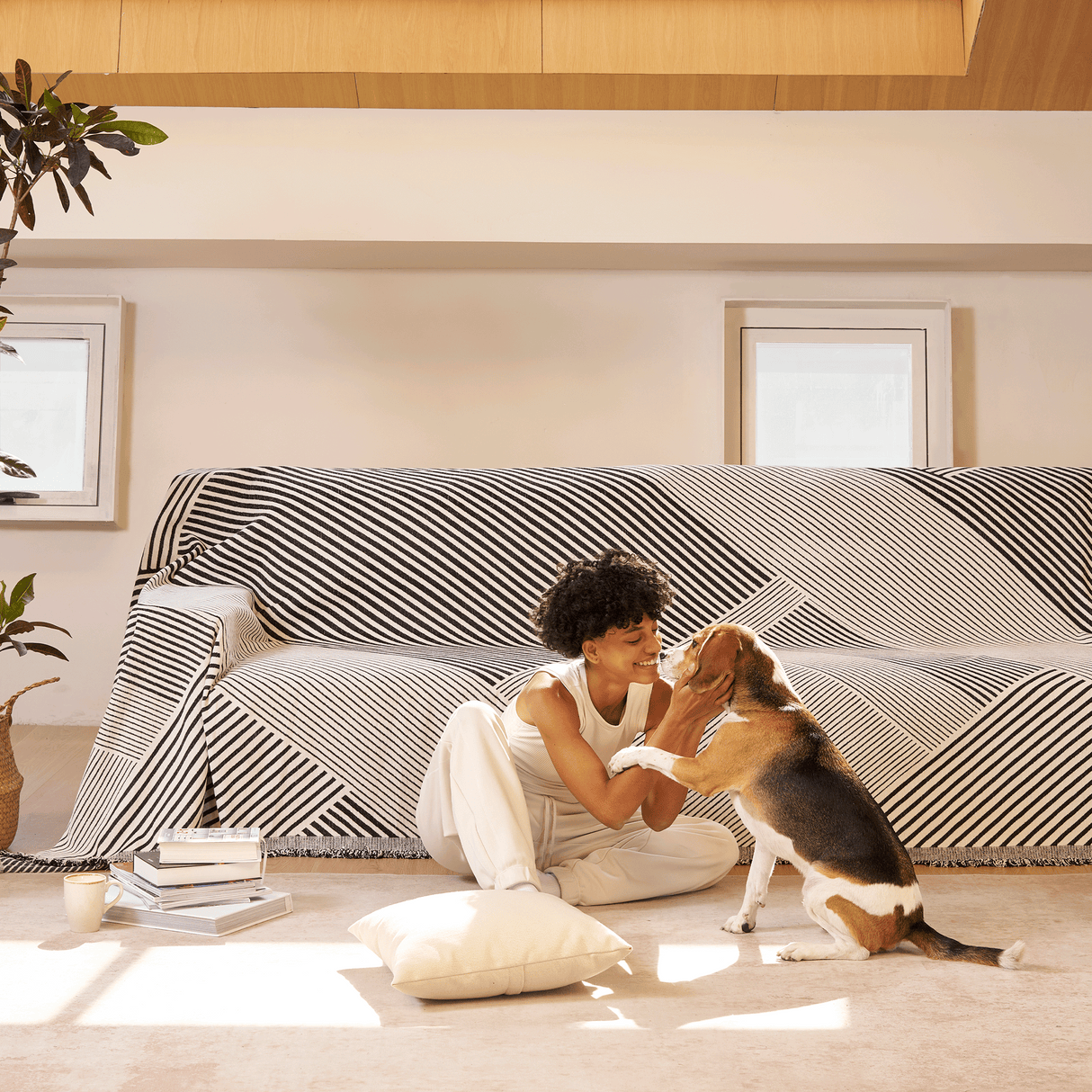 Svart Geometrisk Vändbar Sofföverdrag - Modern, Stilig & Hållbart Sofformskydd Carvallo