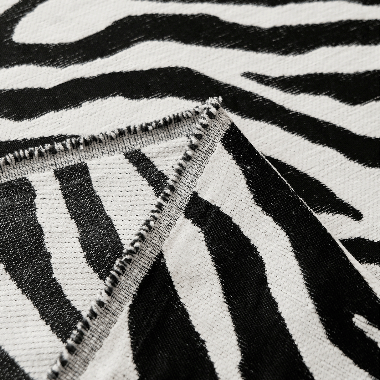 Wild Stripes Soff överdrag - Modernt, Stiligt & Hållbart Soffskydd Carvallo