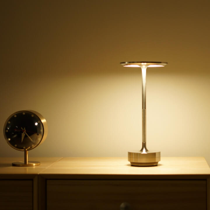 Ambient Metallic Trådlös Bordslampa Carvallo