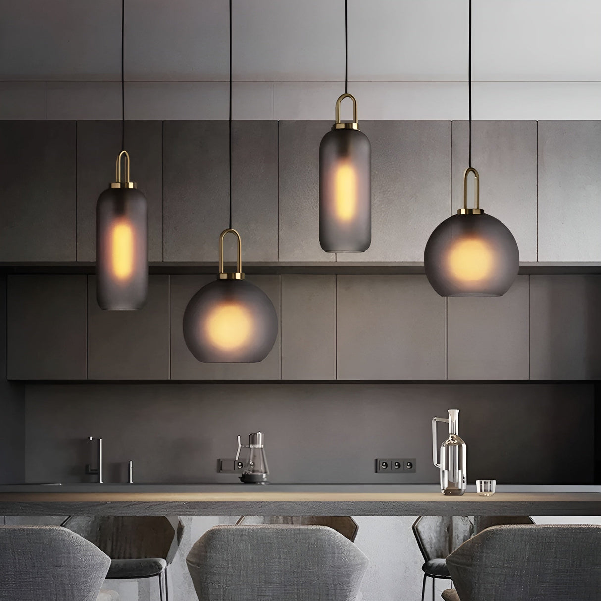 CrystalHue Light - Nordisk glaskula pendellampa Carvallo