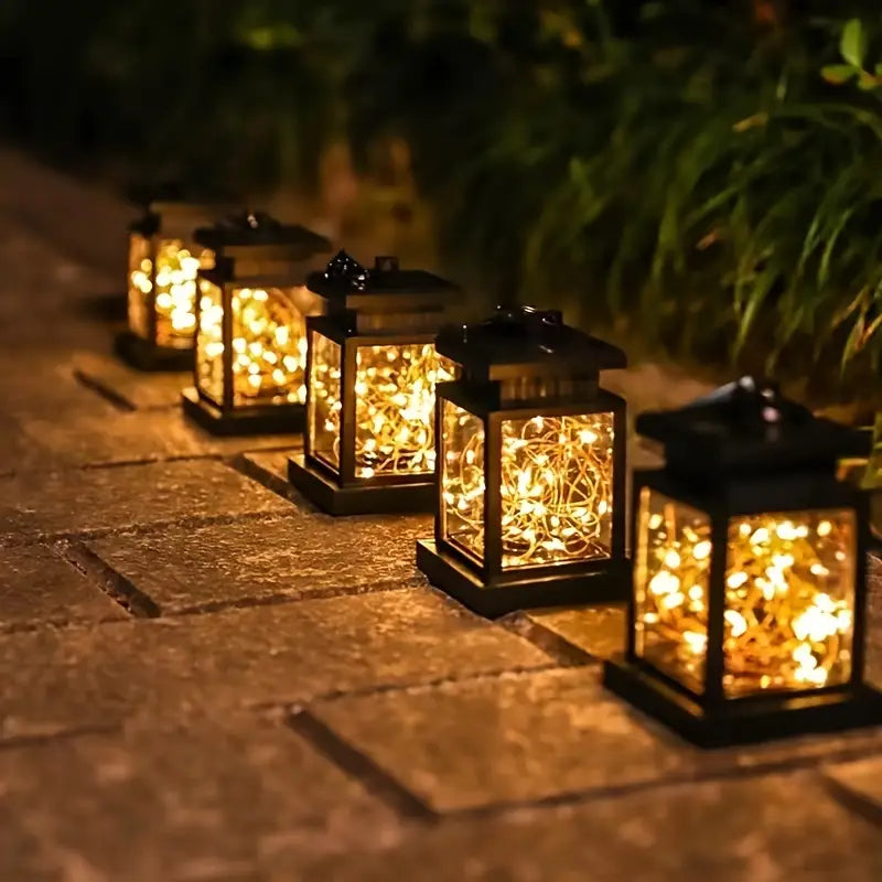 Solär LED Lantern med ljusslinga och upphängningsklipp – Vattentät trädgårdsbelysning för terrass och balkong Carvallo