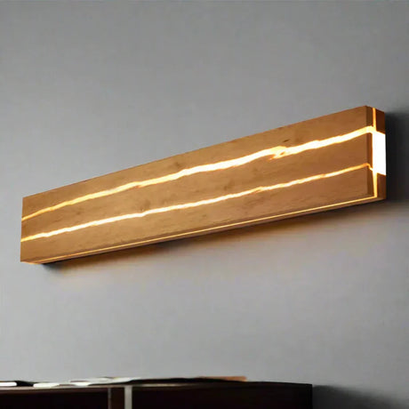 Trävägglampa med sprickdesign Carvallo