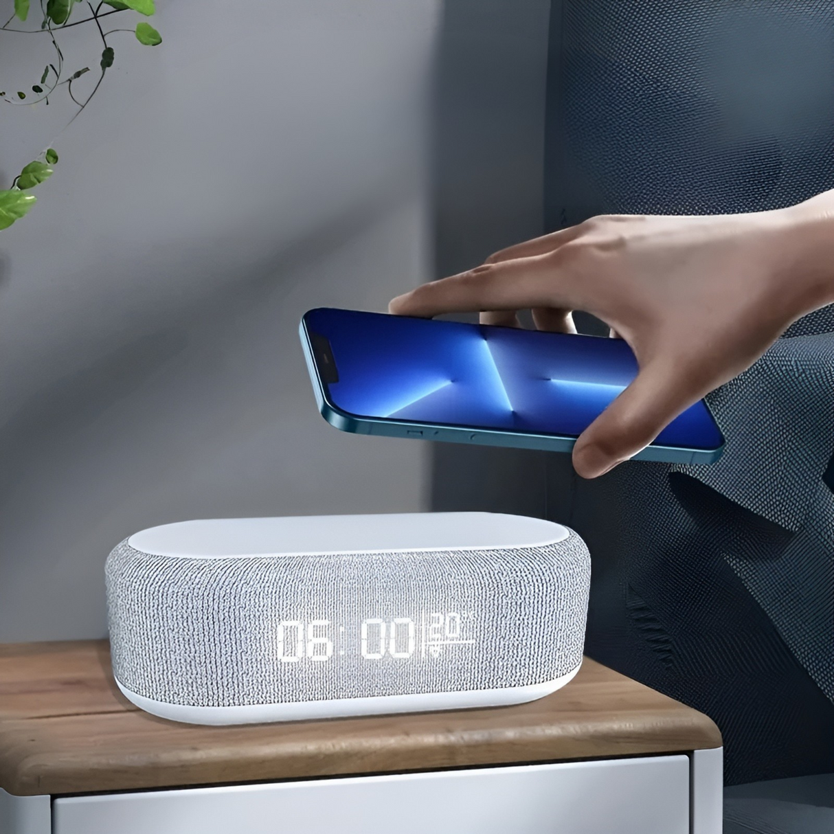 BrightCharge Klocka – Trådlös laddstation och väckarklocka Carvallo