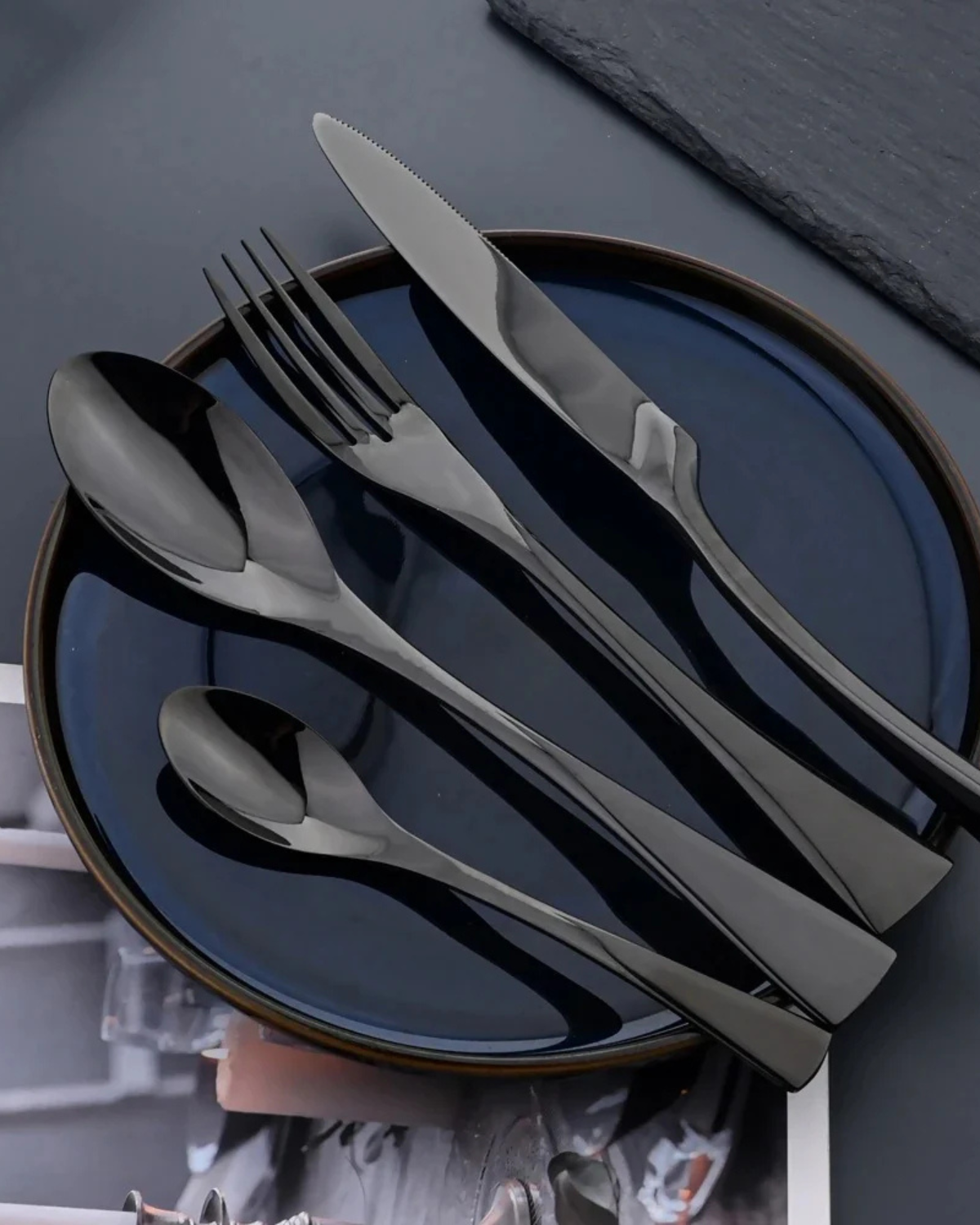 Élan Luxe – Fint Bestickeset med Tidlös Elegans för en Stilig Dukning Carvallo