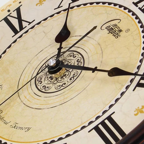 RetroTime – Vintage väggklocka med hållbar ram till klassisk inredning och ljudlös kvartsurverk Carvallo