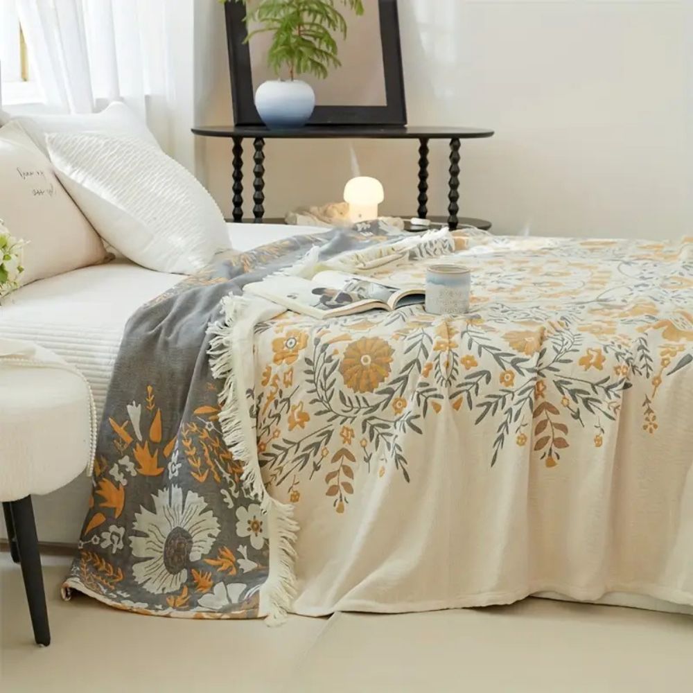 Versailles-inspired reversible floral blanket Carvallo