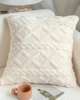 Carvallo – Lyxig Reliefkudde med subtil geometrisk design för en stilren interiör Carvallo