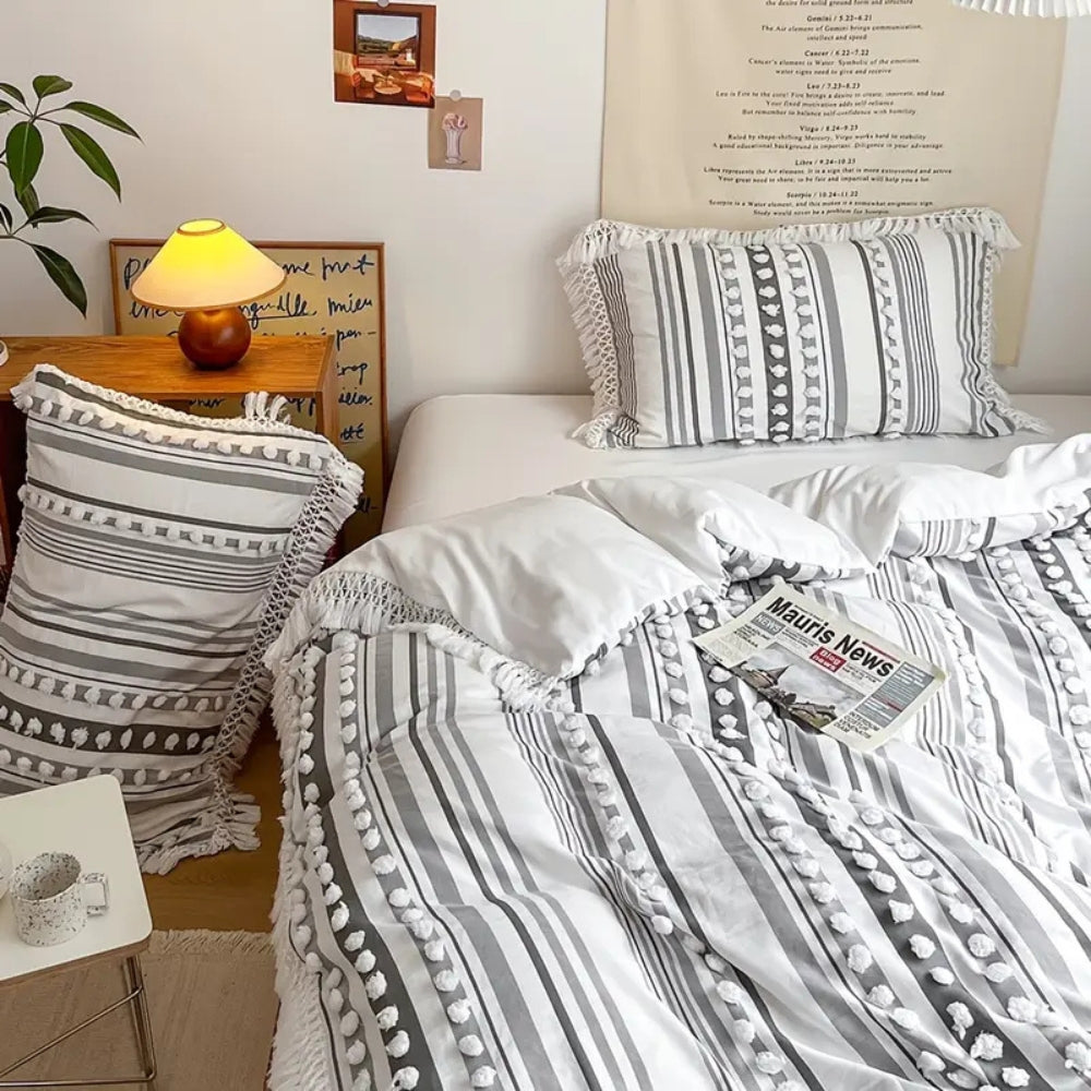Mjukt Randig och Tofs Duvet Set | 3st Carvallo