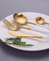 Carvallo Lumine – Lyxigt Bestickset med Guldaccenter och Matt Svarta Handtag Carvallo