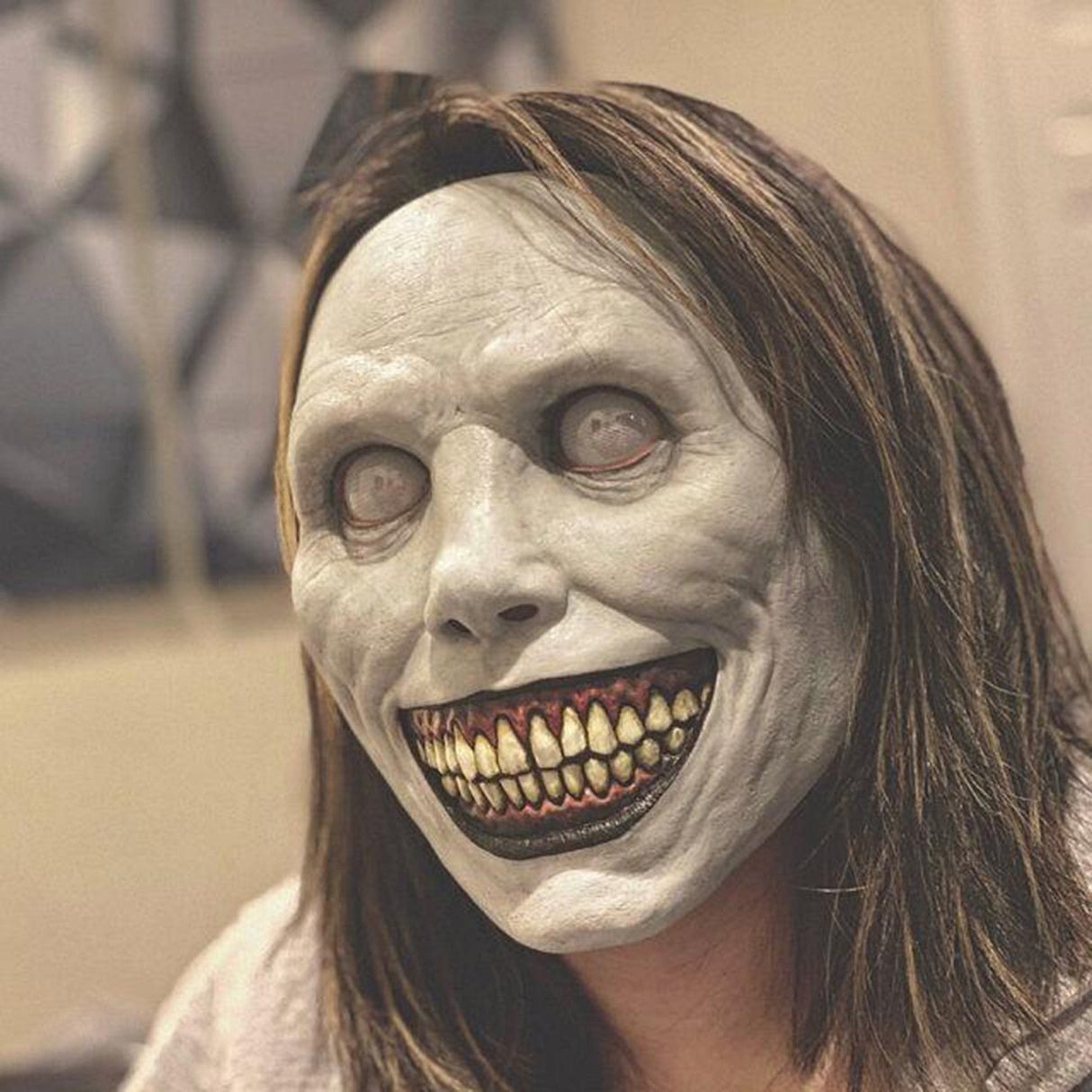 Vit Skräckmask – Perfekt för Halloweenfest och Läskiga Dekorationer-halloween-BB-Hemnix