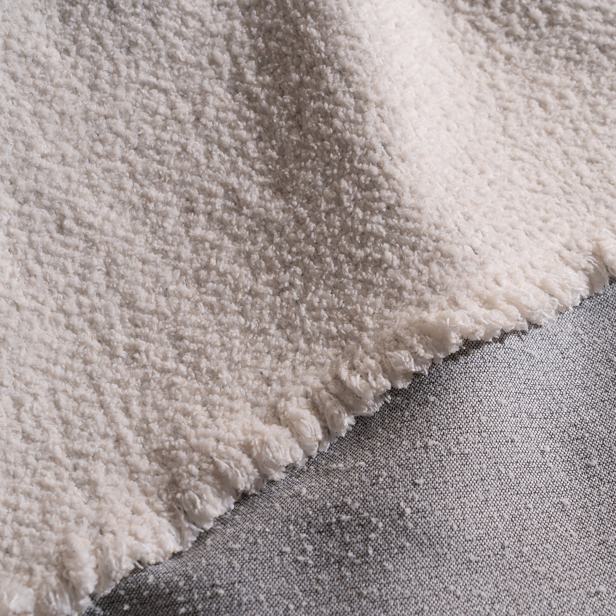 Mysig vinterstil sofföverdrag - Modern, stilren och hållbar soffskydd Carvallo