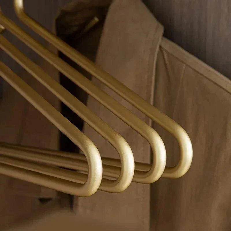 5 st Solid Matte Gold/Silver Klädhängare │ Sømløs Metall Garderobe Organizer Carvallo