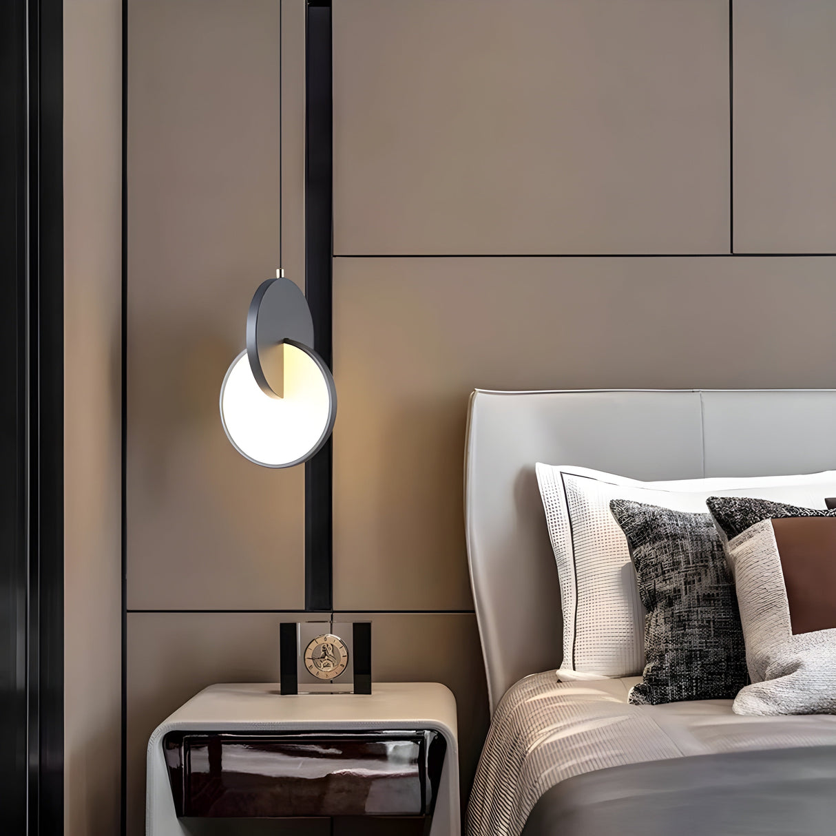 EclipseLuxe Light – Skandinavisk Rund Pendellampa Carvallo