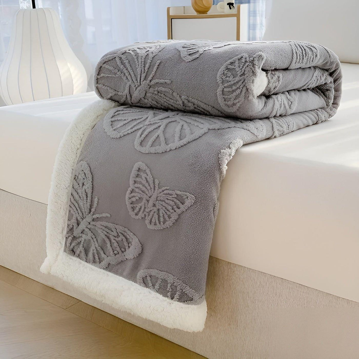 ButterflyDream Blanket - Stilig broderad fjärilsfilt av varmt fleece Carvallo