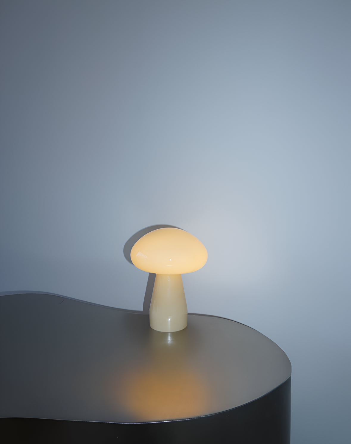 LucienLuxe – Elegant designbordslampa Carvallo