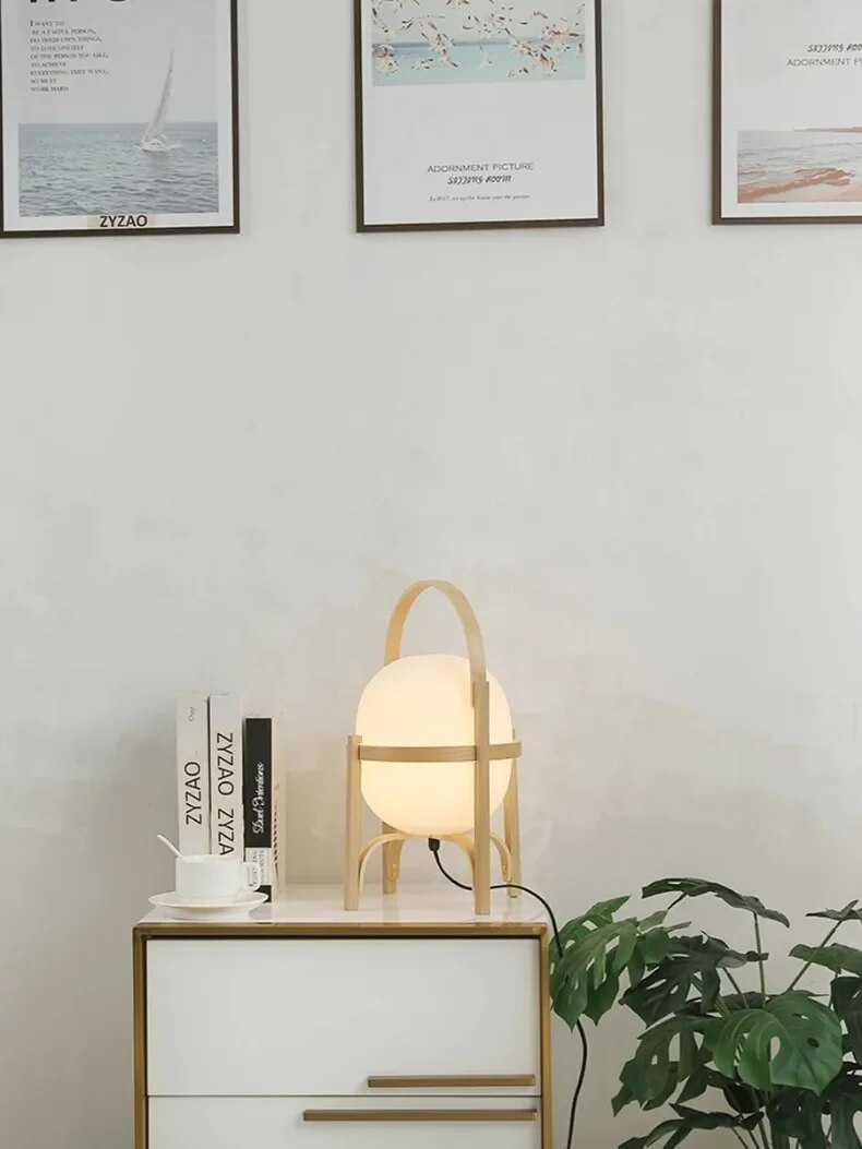 WoodLume – Modern Trä Bordslampa med LED Belysning Carvallo