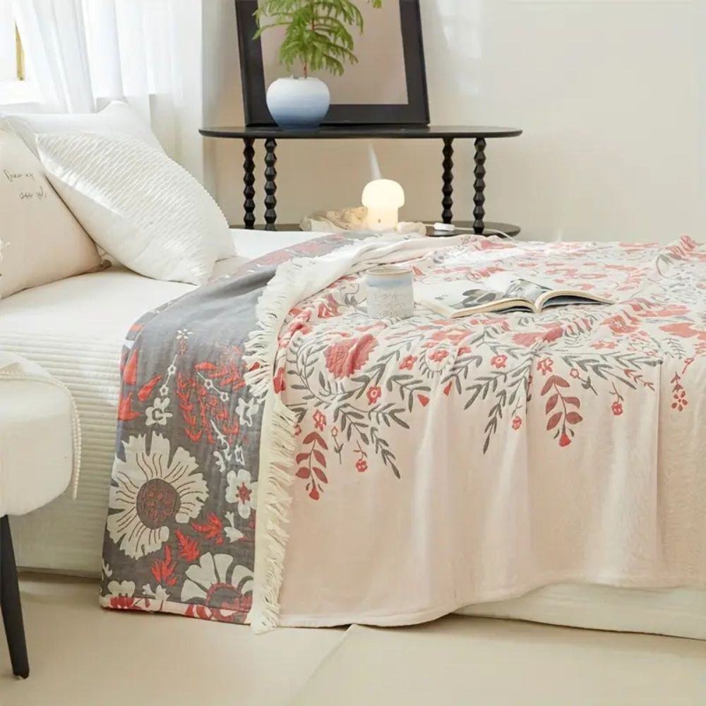 Versailles-inspired reversible floral blanket Carvallo