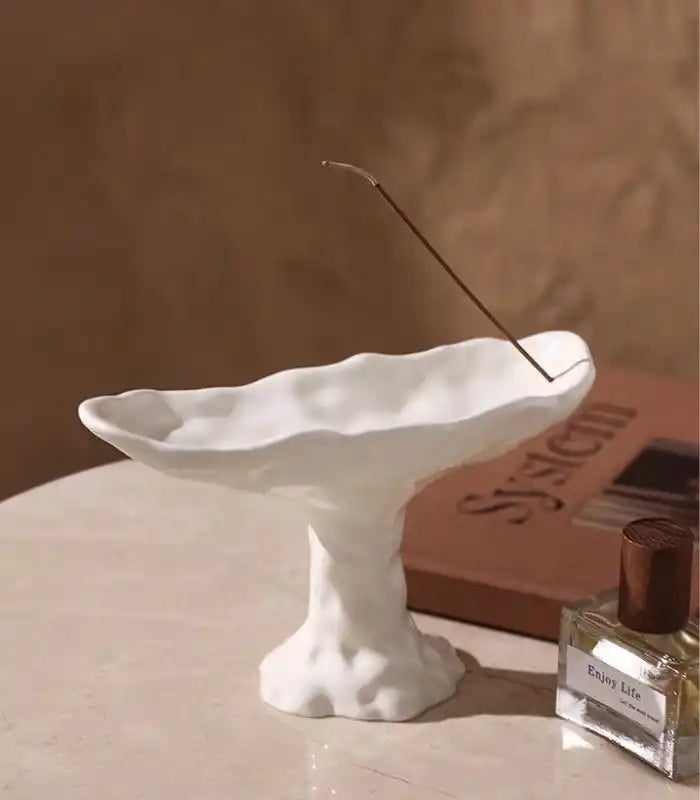 Elegant keramik rökelsebrännare hemdekoration finns i röd, vit, svart Carvallo