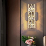 NovaGlow – Modern skiktad vägglampa med reflekterande yta detaljer Carvallo