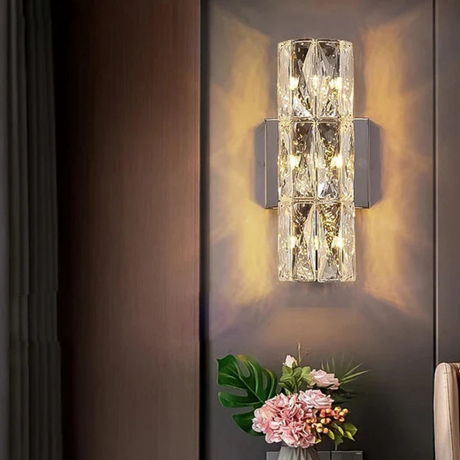 NovaGlow – Modern skiktad vägglampa med reflekterande yta detaljer Carvallo