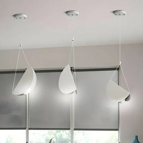 PleatGlow - Minimalist pleated pendant for cozy elegance Carvallo