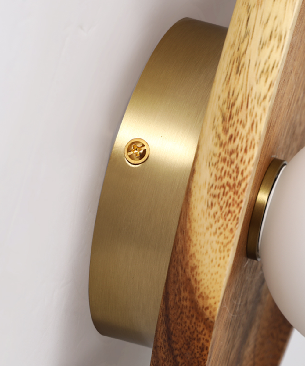 Minimalist vägglampa - trä och ambient belysning Carvallo