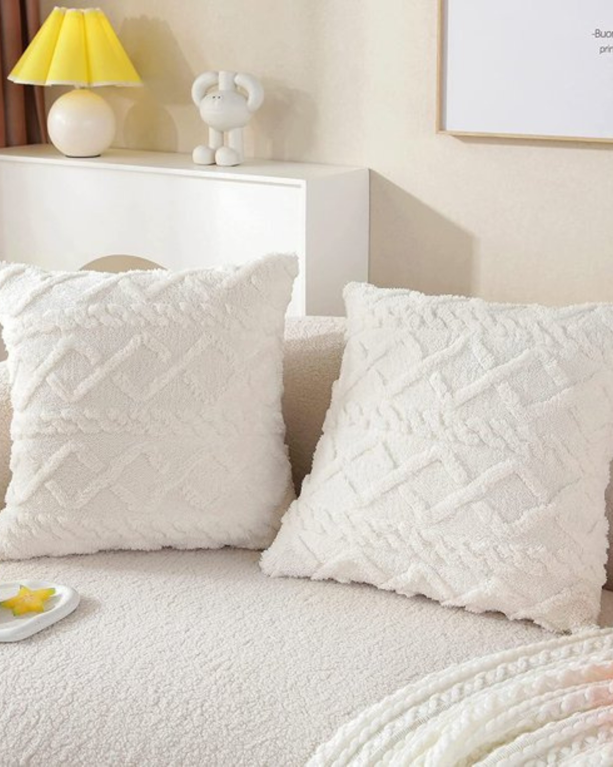 Carvallo – Lyxig Reliefkudde med subtil geometrisk design för en stilren interiör Carvallo