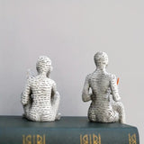 Kvinna L läser Hylldekoration Carvallo