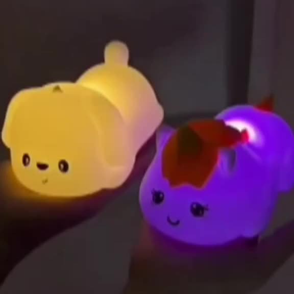 UnicornGlow - Varmt Enhörnings Nattlampa med 7 Färger och Ögonskydd Carvallo
