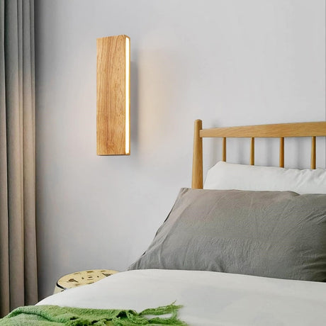 Vägglampa med roterbar trä-LED-design Carvallo