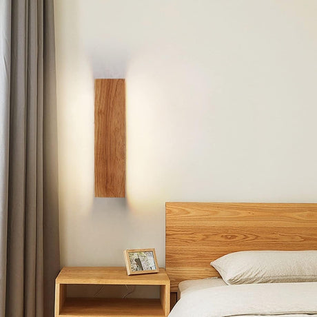 Vägglampa med roterbar trä-LED-design Carvallo