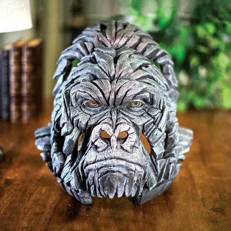 Lifelike gorilla figure made of resin for decoration Carvallo