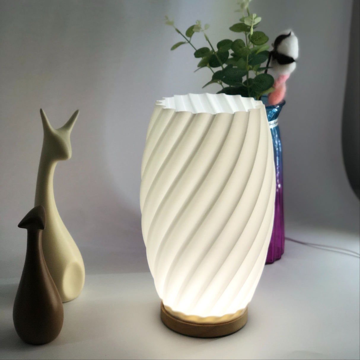 ModiLamp - Modern USB Bordslampa med 3-Färgers Belysning och Chic Design Carvallo