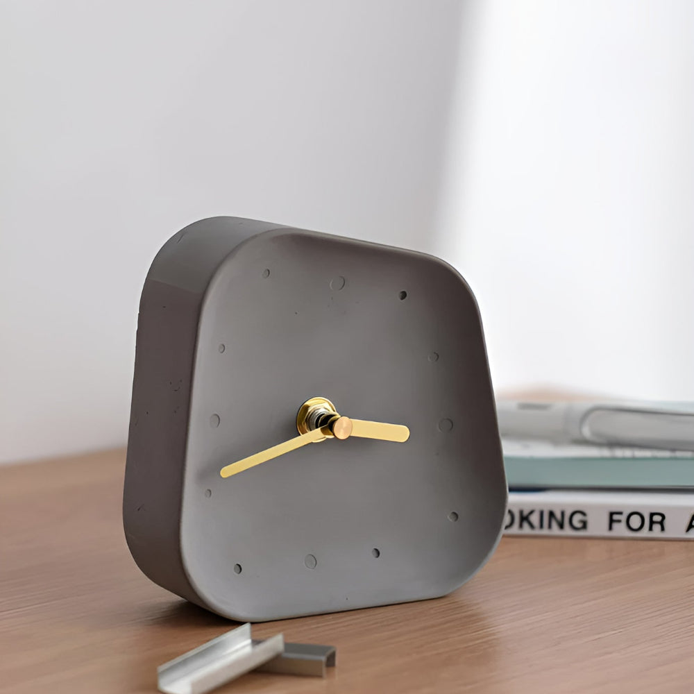 Minimalistisk skrivbordsklocka i betong – modern analog klocka MILA Sverige