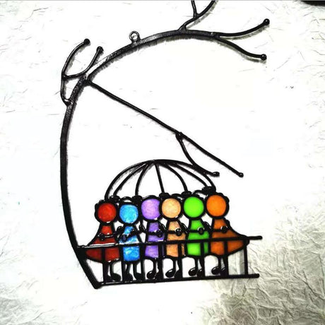 Carvallo – Festliga hängande ornament med lekfullt barndomsinspirerat design Carvallo