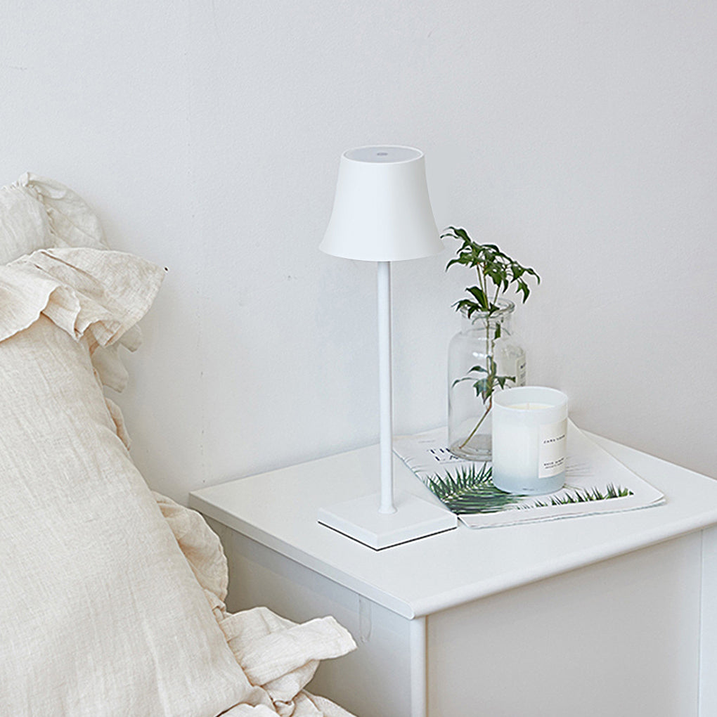 Trådlös Bordslampa Metallskärm USB Touch Carvallo