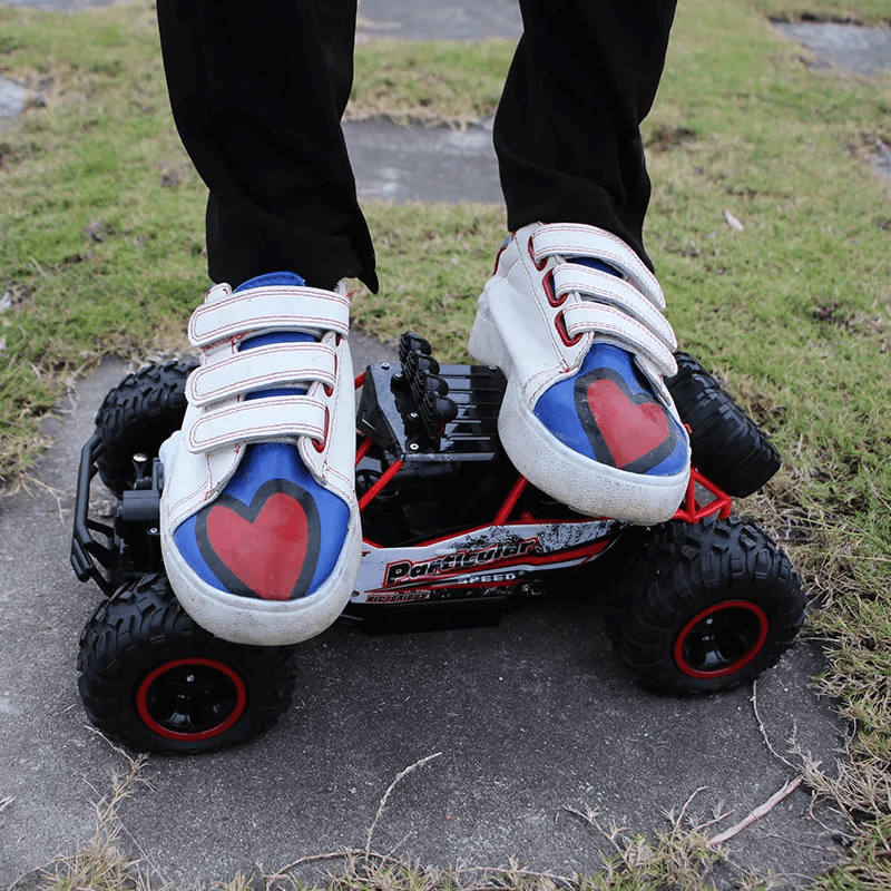 2.4GHz RC Bil med Fyrhjulsdrift – Kraftfull Off-Road Driftbil med Fjärrkontroll-Radiostyrt-BB-Hemnix