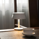 TouchMetal Light - Dekorativ LED Bordslampa med Touchkontroll Carvallo