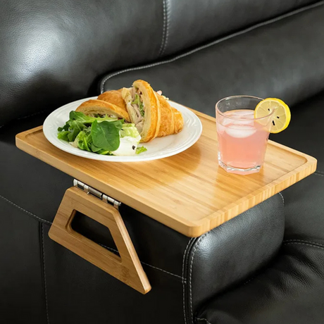 Carvallo – Justerbar bricka för soffarmar med rymlig yta för måltider Carvallo