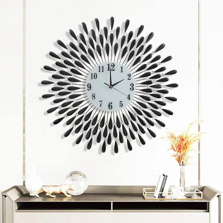 RayBloom – Elegant väggklocka med strålande form och ljudlös urverk Carvallo