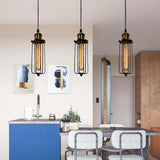 Industriell hängande ljus i retrodesign – Vintage hänglampa med metallgaller Carvallo