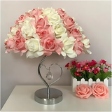 RoseGlow – Dekorativ lampa med elegant blommönsterdesign och stilren bas för alla rum Carvallo