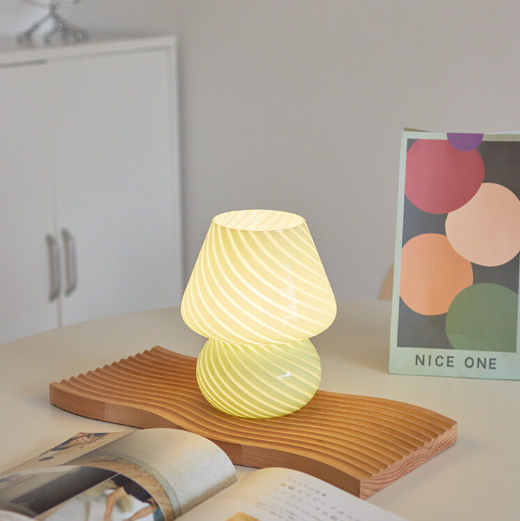 Glas Piltable Lampor | Varm LED Glöd | 7,5" Retro Design | USB eller Stickkontakt | Färgglad Vintage Stil Carvallo